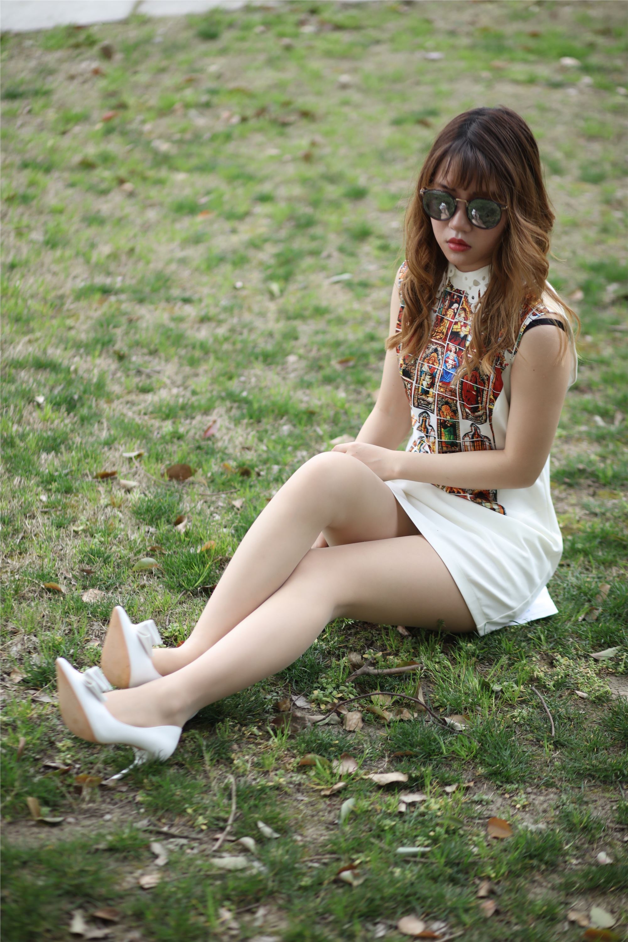 奈丝写真 NO.058 高高-坐好了，大白腿！